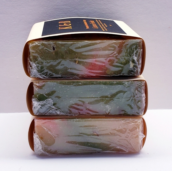 COTTON FIELDS Premium Handmade Natural Body Bar Soap, 5 oz (3 pack) - Picture 3 of 6